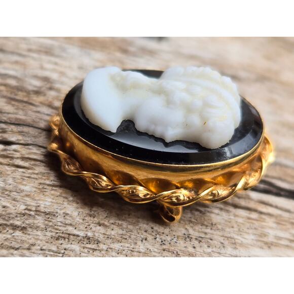 Vintage Van Dell 12K Yellow GF Sardonyx Cameo Brooch or Pendant - Picture 4 of 7